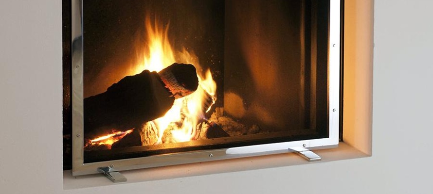 Exklusives Kaminzubehör in Messing, Edelstahl. Chrom, Nickel und Stahl