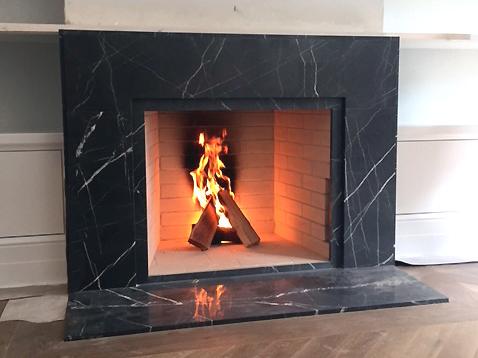 Eigene Herstellung von Kaminverkleidungen in Marmor, Sandstein und Granit